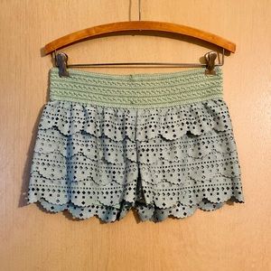 Jolt Mint Laser-Cut Tiered Shorts - Size XS